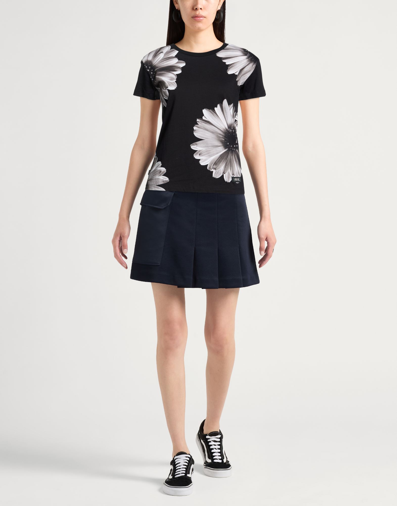  Shoe - Tops - T-shirts - On Yoox.com 