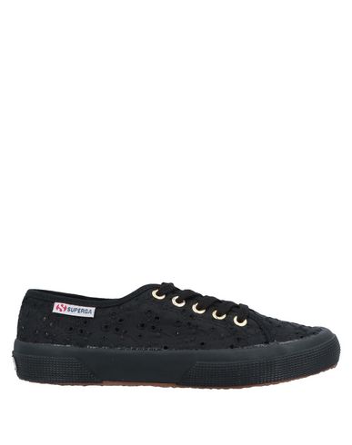 фото Низкие кеды и кроссовки Superga