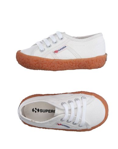 фото Низкие кеды и кроссовки Superga