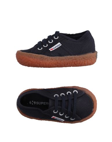 фото Низкие кеды и кроссовки Superga