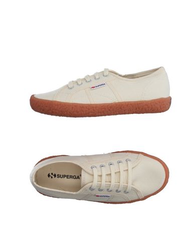 фото Низкие кеды и кроссовки Superga