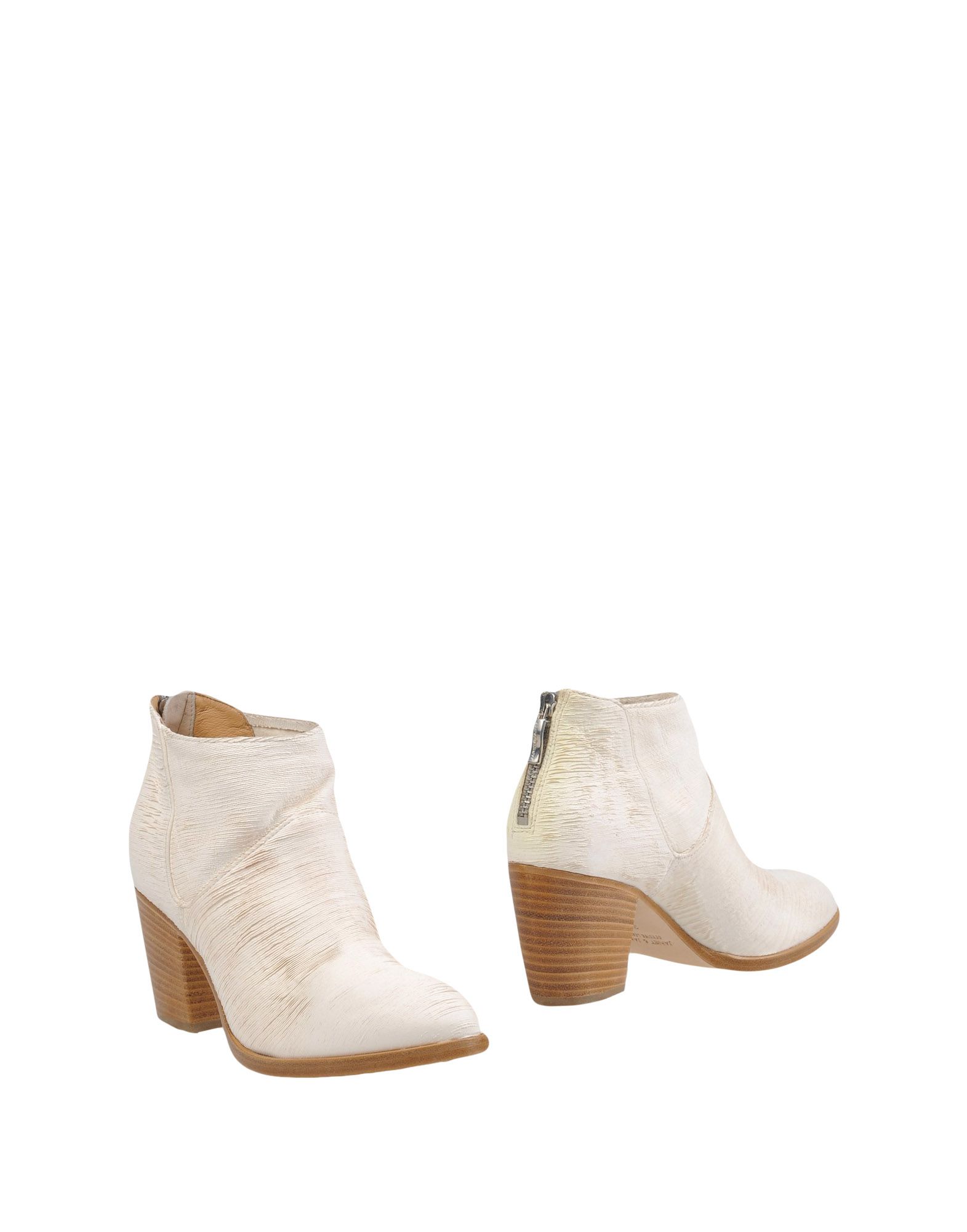 Janet & Janet Ankle Boots In Ivory