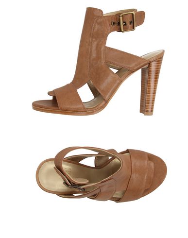 Сандалии Stuart Weitzman