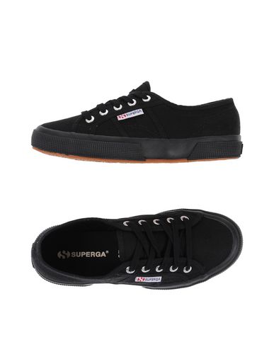 фото Низкие кеды и кроссовки Superga