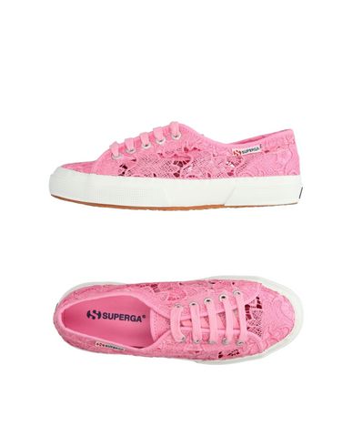 фото Низкие кеды и кроссовки Superga