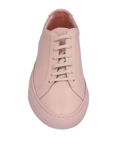 фото Низкие кеды и кроссовки Woman by common projects