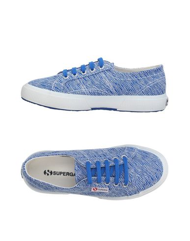 фото Низкие кеды и кроссовки Superga