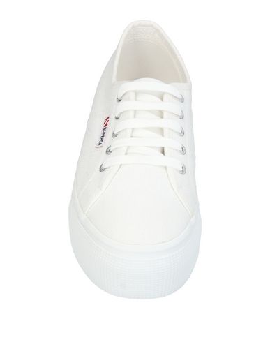 фото Низкие кеды и кроссовки Superga