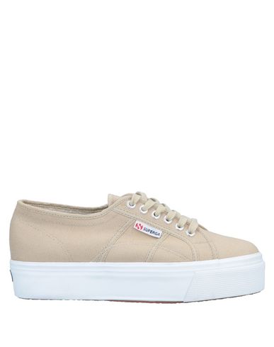 фото Низкие кеды и кроссовки Superga