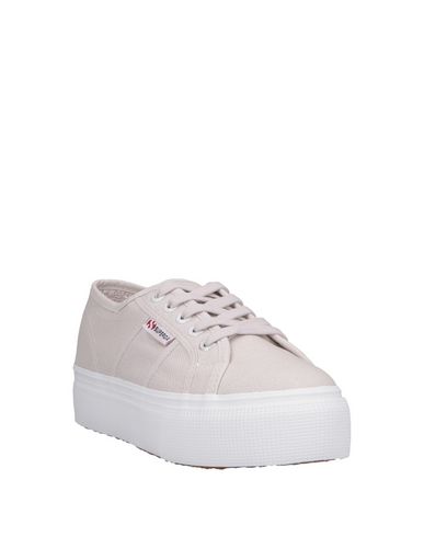 фото Низкие кеды и кроссовки Superga