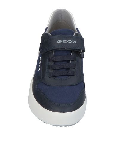 фото Низкие кеды и кроссовки Geox