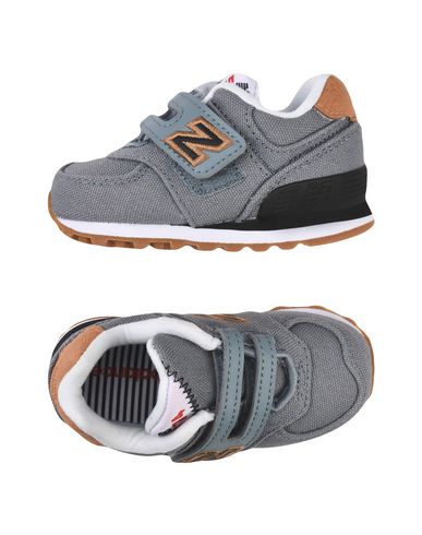 фото Низкие кеды и кроссовки new balance