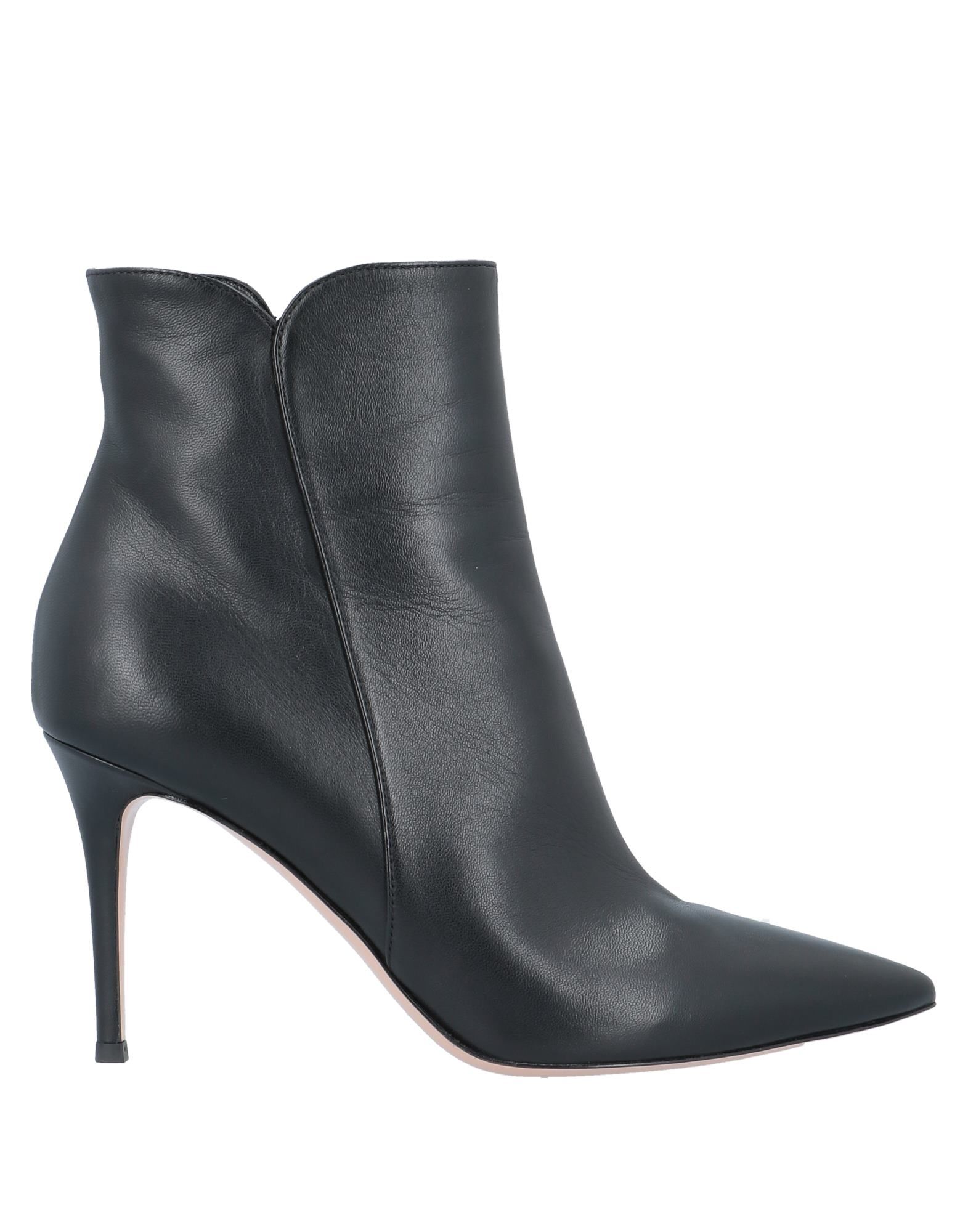 Gianvito Rossi Levy Ankle Boots In Black
