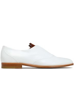 RUPERT SANDERSON RUPERT SANDERSON WOMAN NEVILLE FEATHER-TRIMMED GLOSSED-LEATHER BROGUES WHITE,3074457345619827153