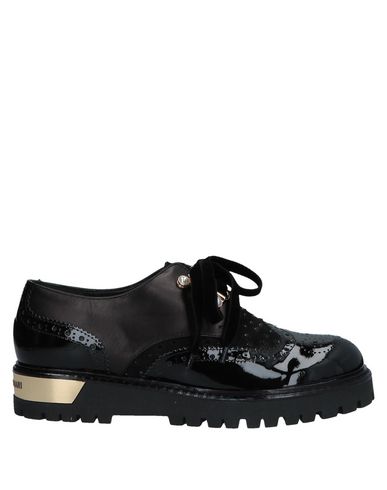 Обувь на шнурках