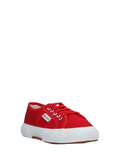 фото Низкие кеды и кроссовки Superga