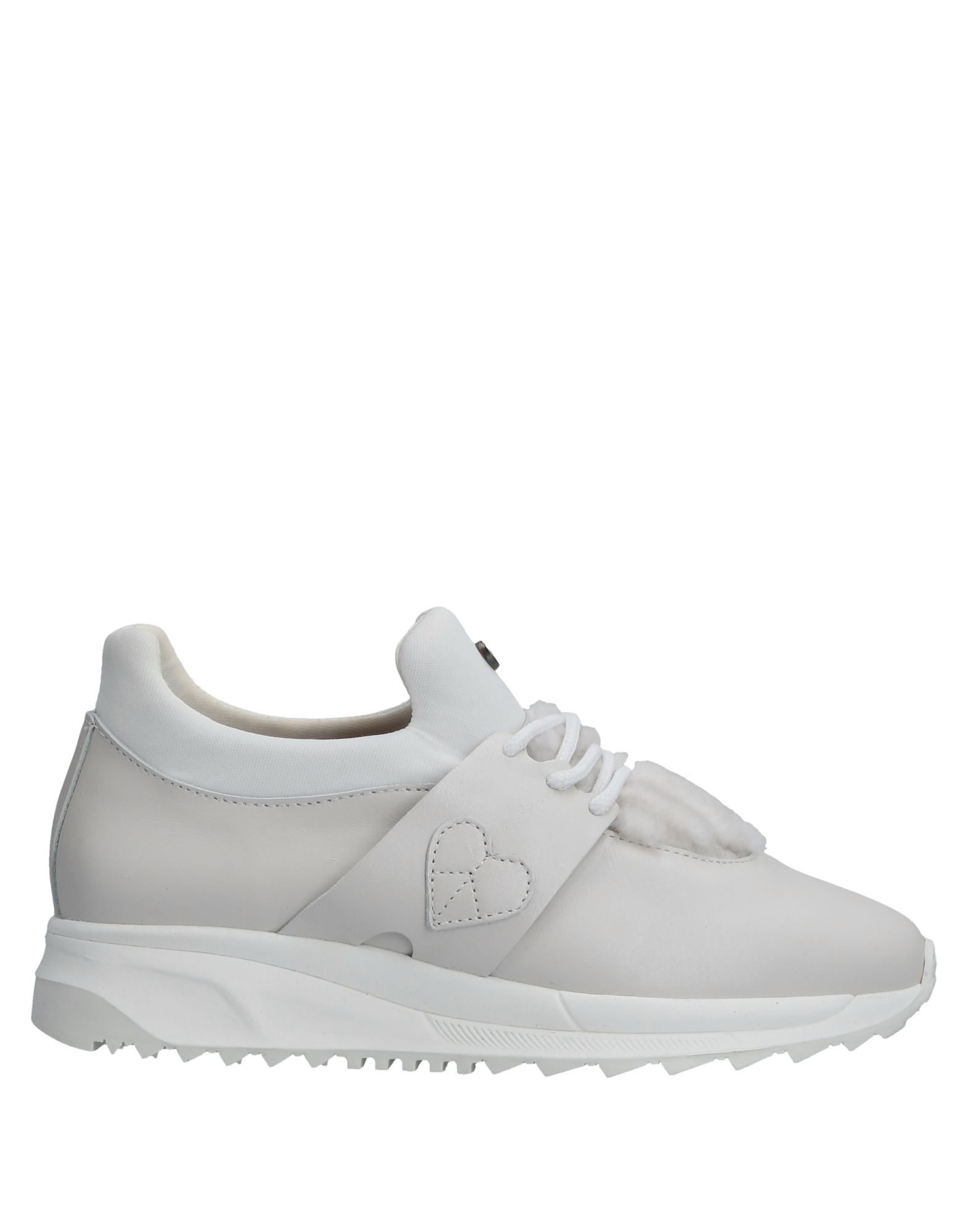 Dolfie Sneakers In White