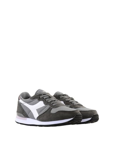 фото Низкие кеды и кроссовки Diadora