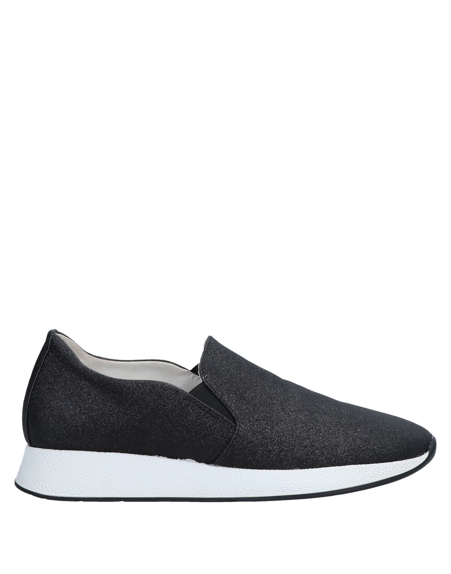 Frau Sneakers In Black