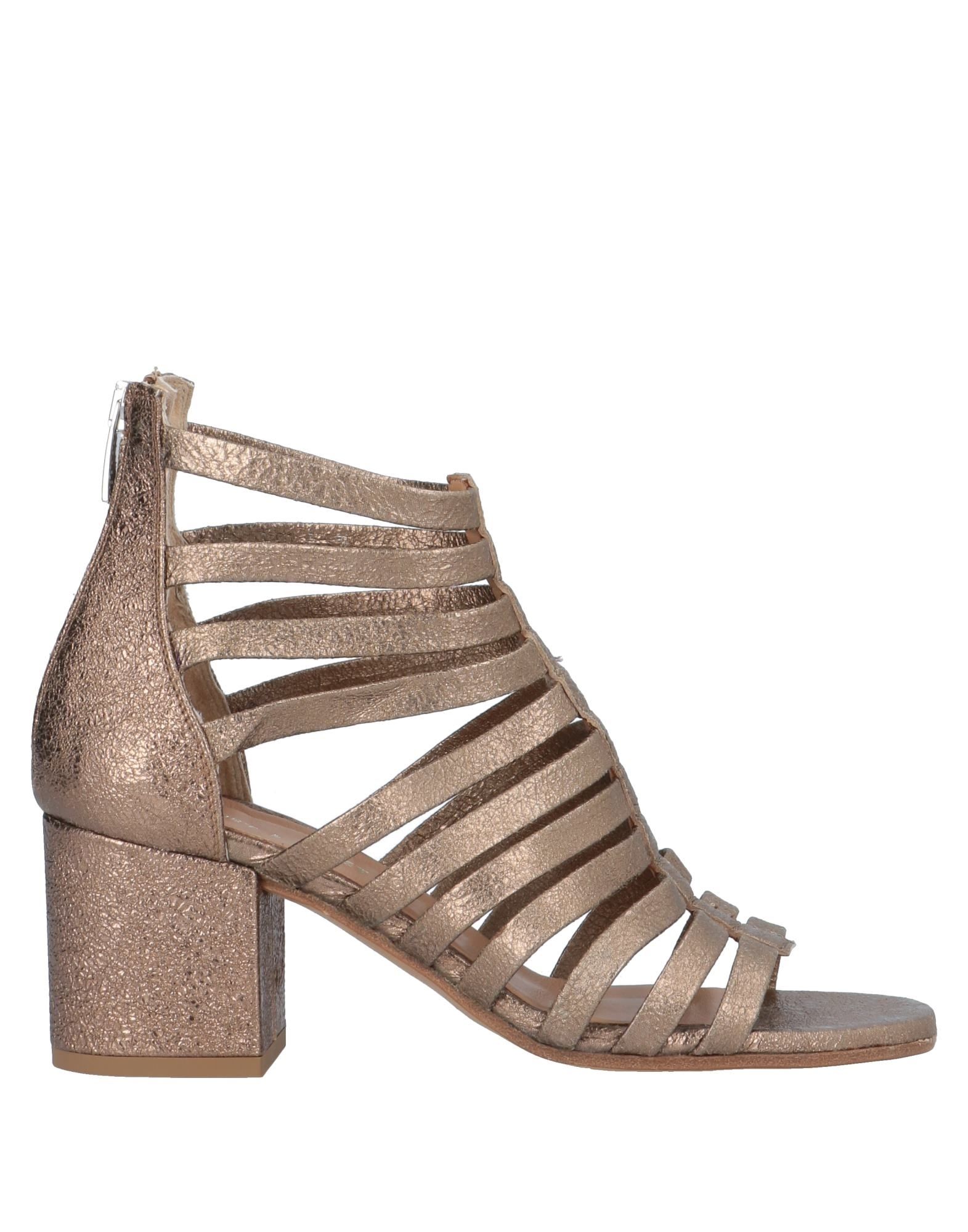 JANET & JANET JANET & JANET ΠΑΠΟΥΤΣΙΑ Πέδιλα