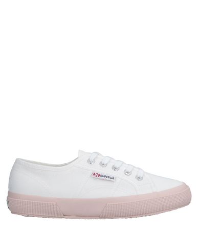 фото Низкие кеды и кроссовки Superga