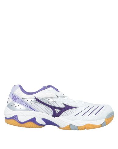 фото Низкие кеды и кроссовки Mizuno