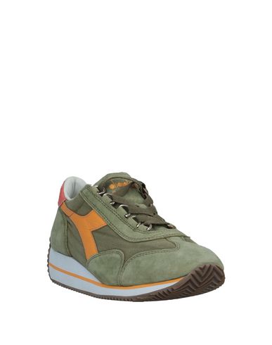 фото Низкие кеды и кроссовки Diadora