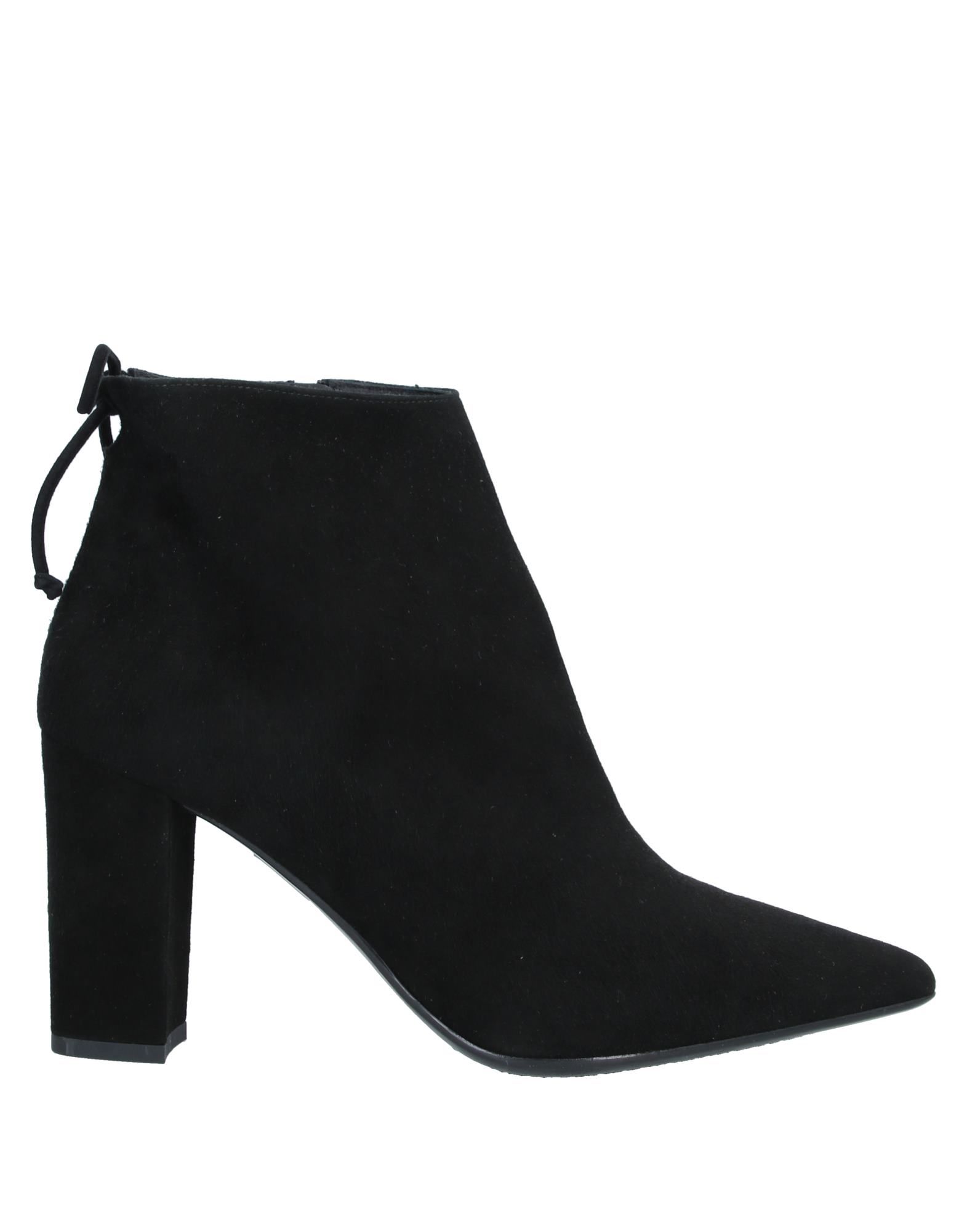 Karmine Ankle Boots In Black