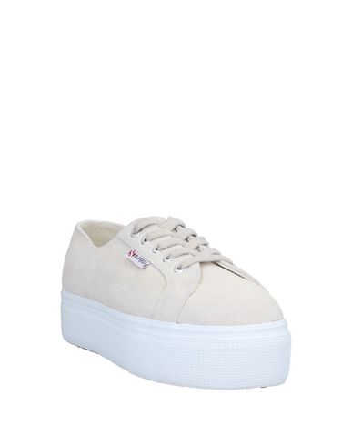 фото Низкие кеды и кроссовки Superga