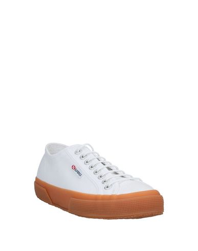 фото Низкие кеды и кроссовки Superga