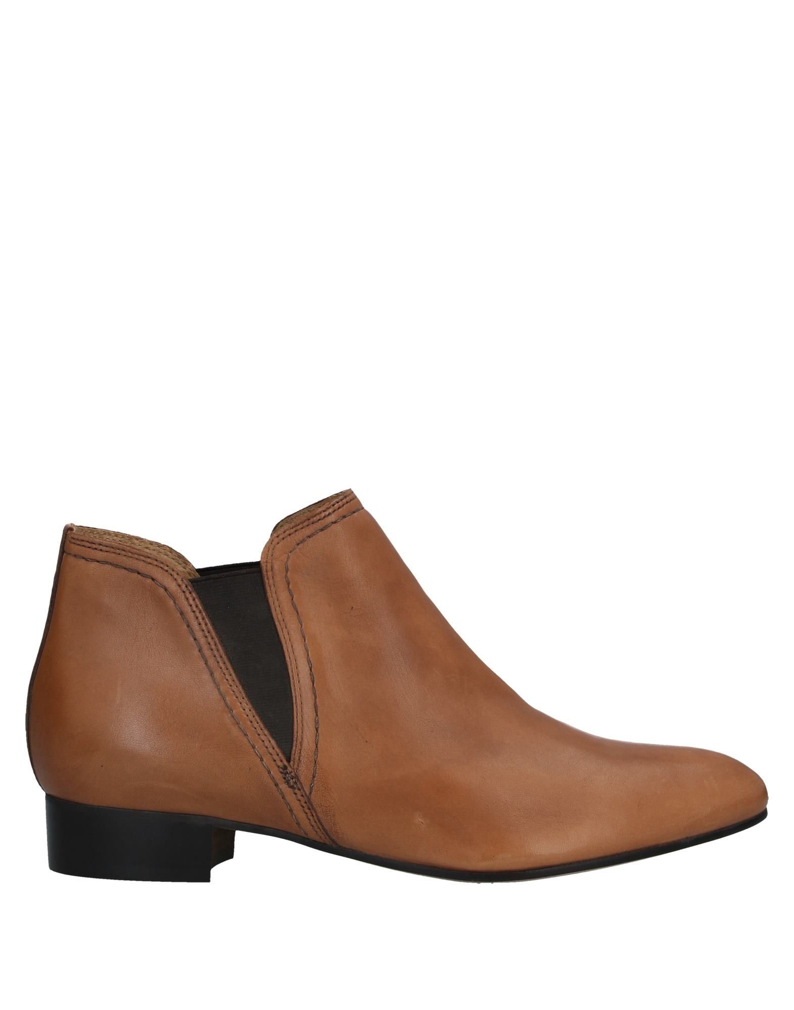 JB MARTIN JB MARTIN Ankle boots from yoox.com | Daily Mail