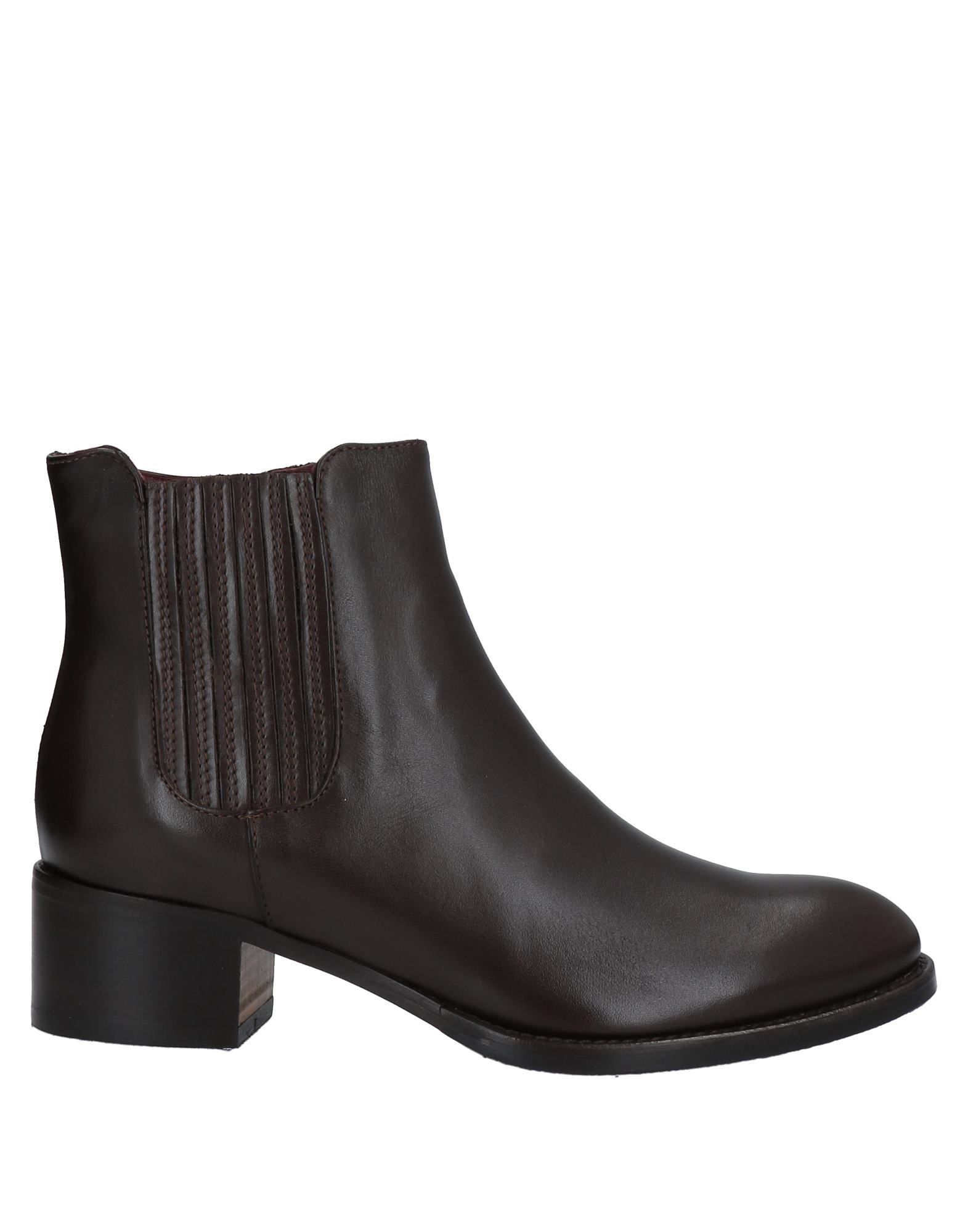Calpierre Ankle Boots In Dark Brown