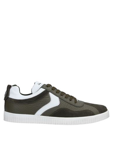 Низкие кеды и кроссовки