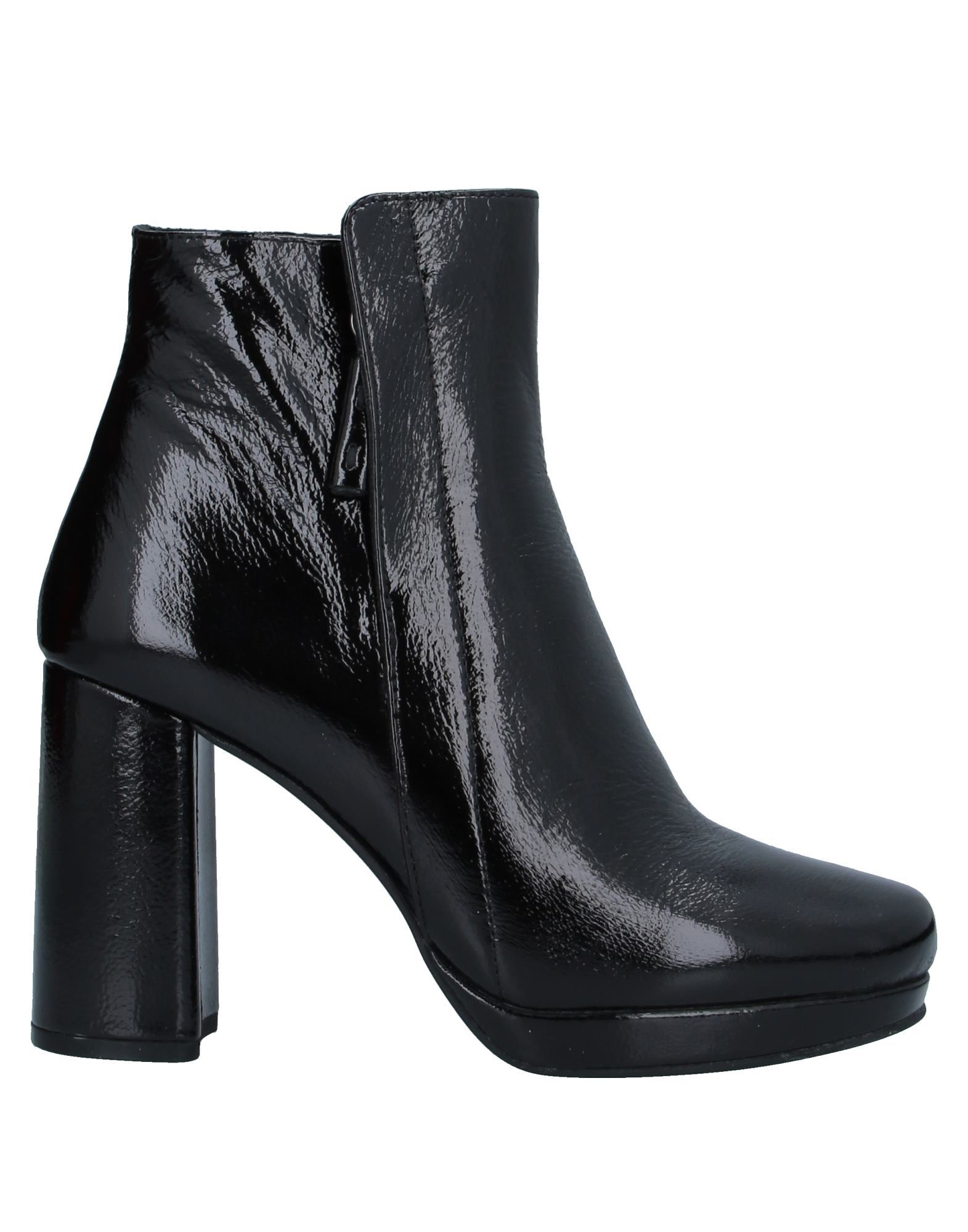 BPRIVATE Ankle boots