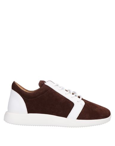 Низкие кеды и кроссовки