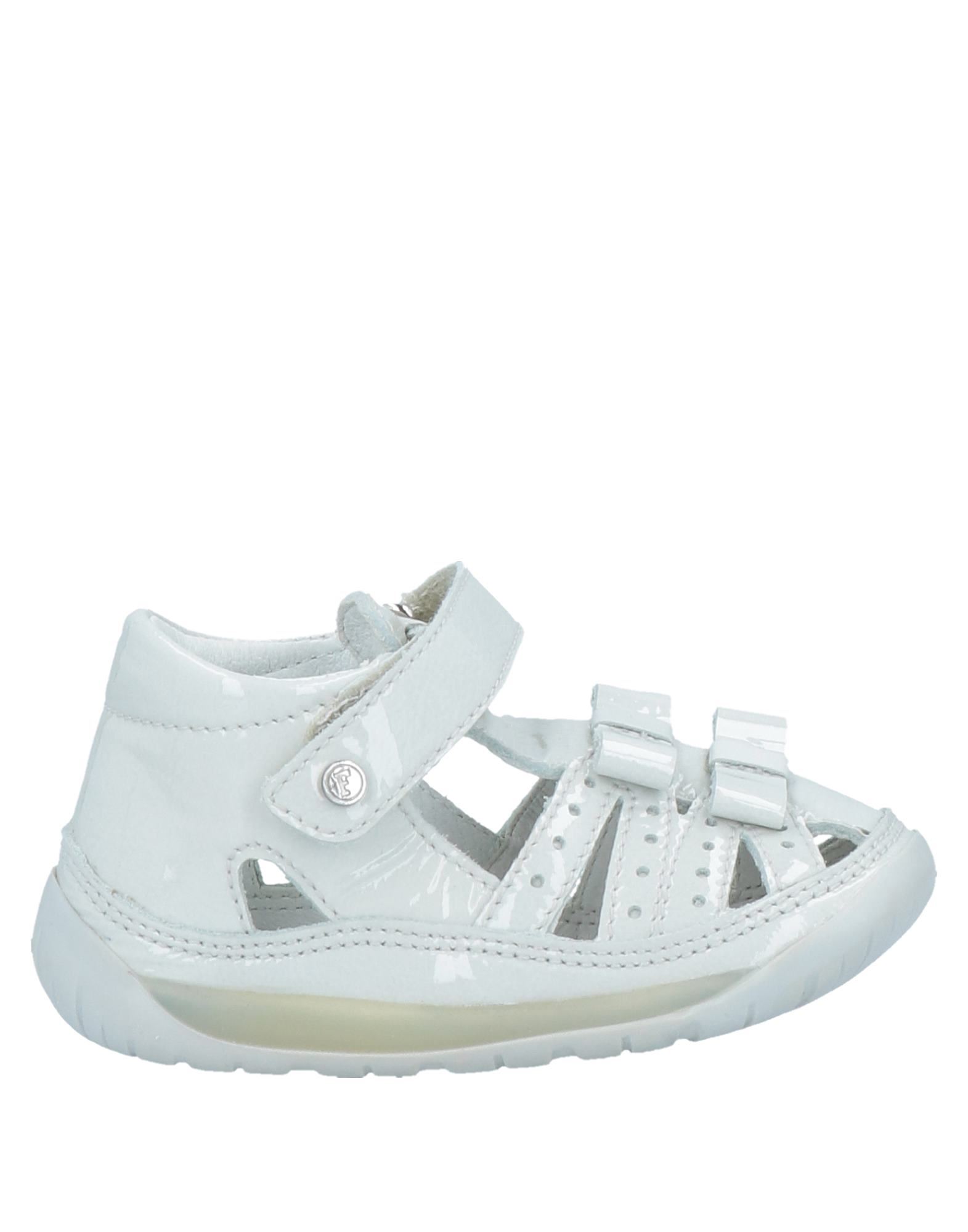 キッズ サンダル 女の子の人気商品 通販 価格比較 価格 Com