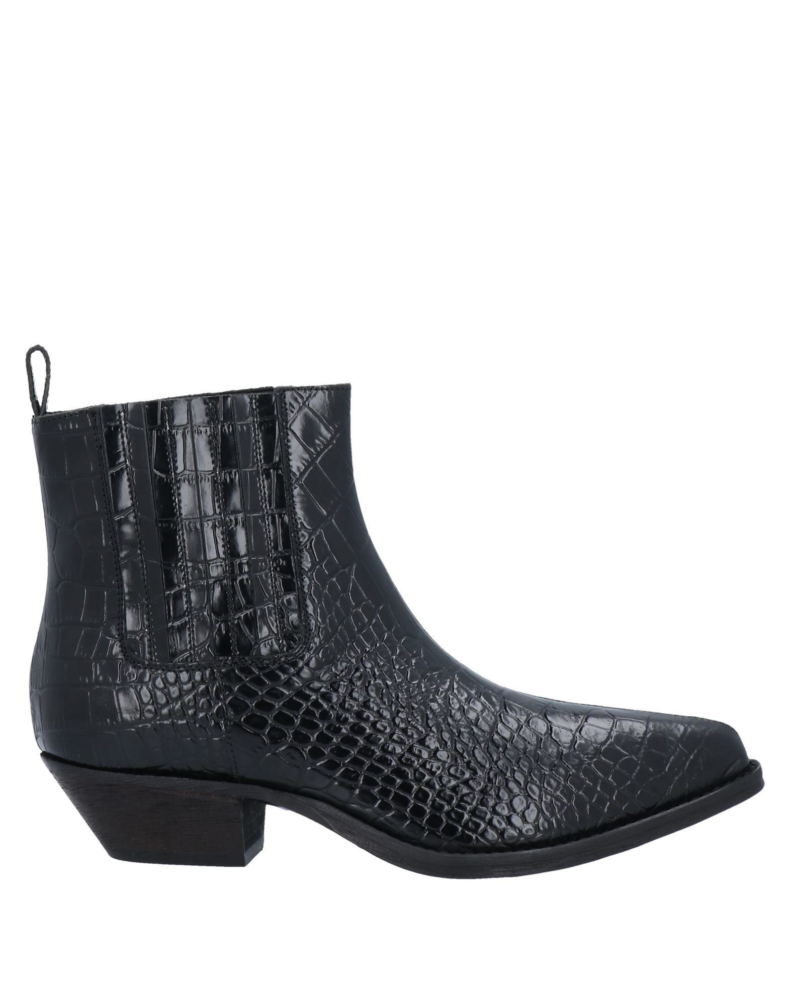 Jucca Ankle Boots In Black