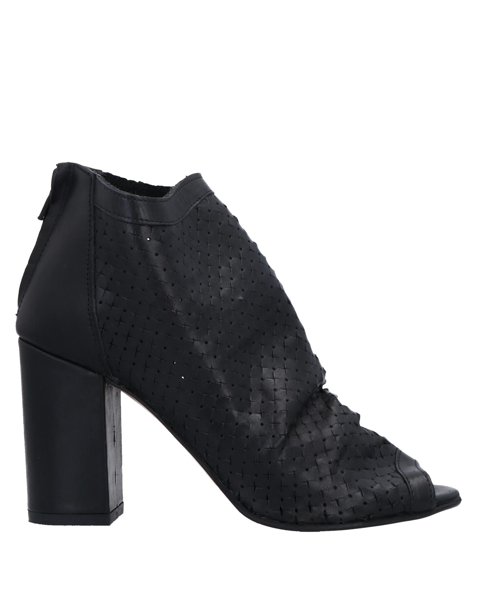 NOA A. NOA A. ΠΑΠΟΥΤΣΙΑ Μποτάκια