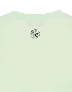 stone island t shirt badge in middle