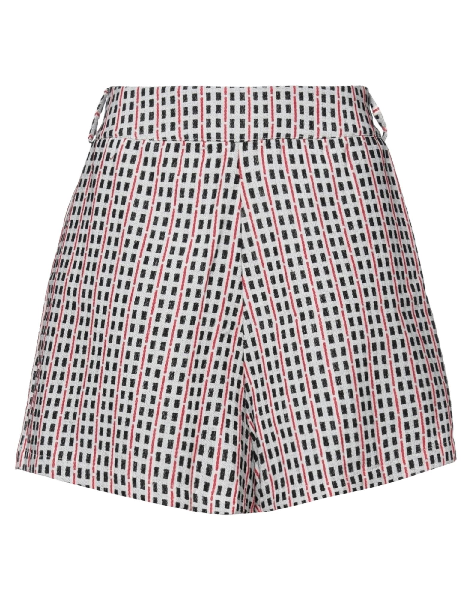 Dimora Shorts & Bermuda Shorts In White