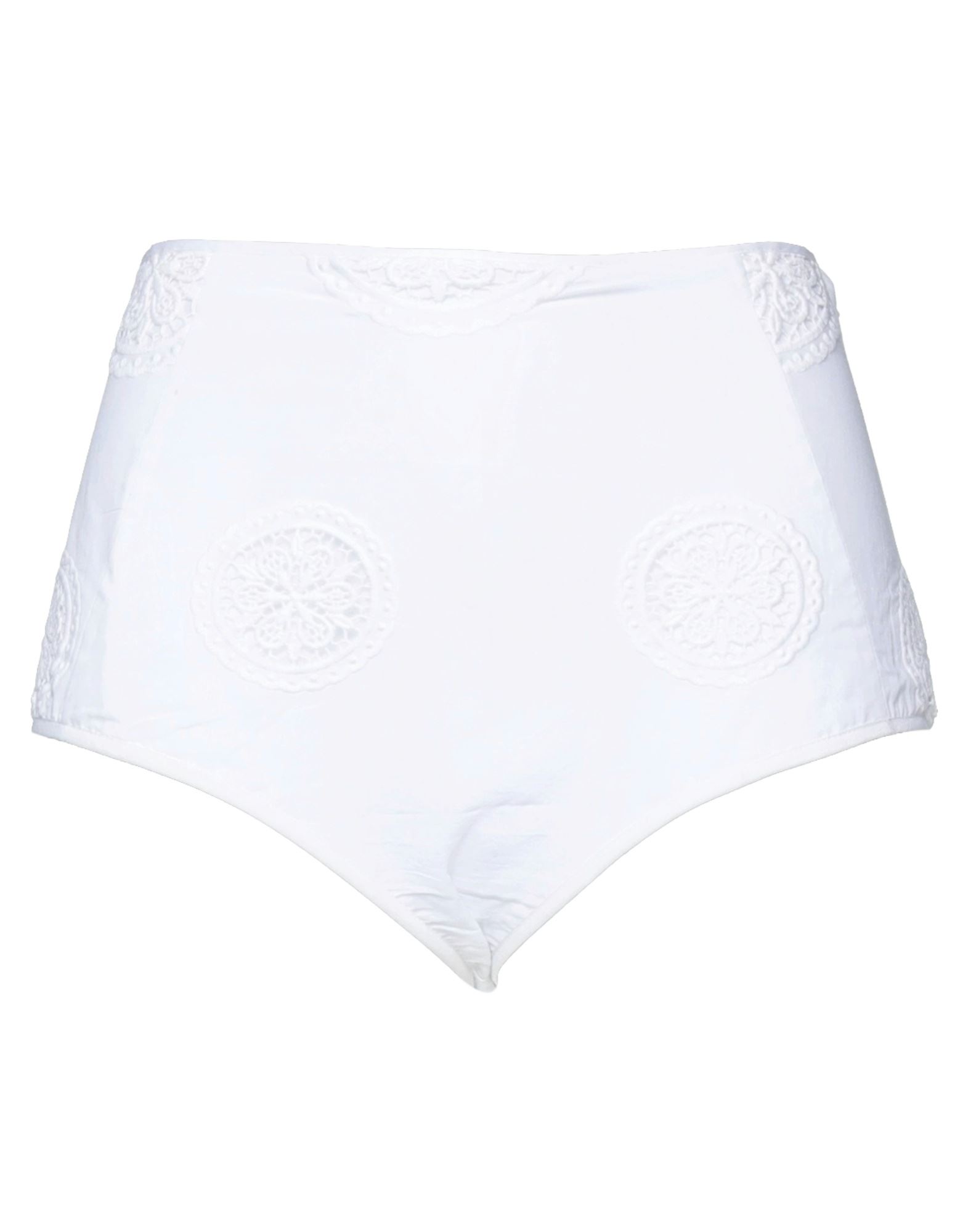 Charo Ruiz Ibiza Woman Shorts & Bermuda Shorts White Size M Cotton
