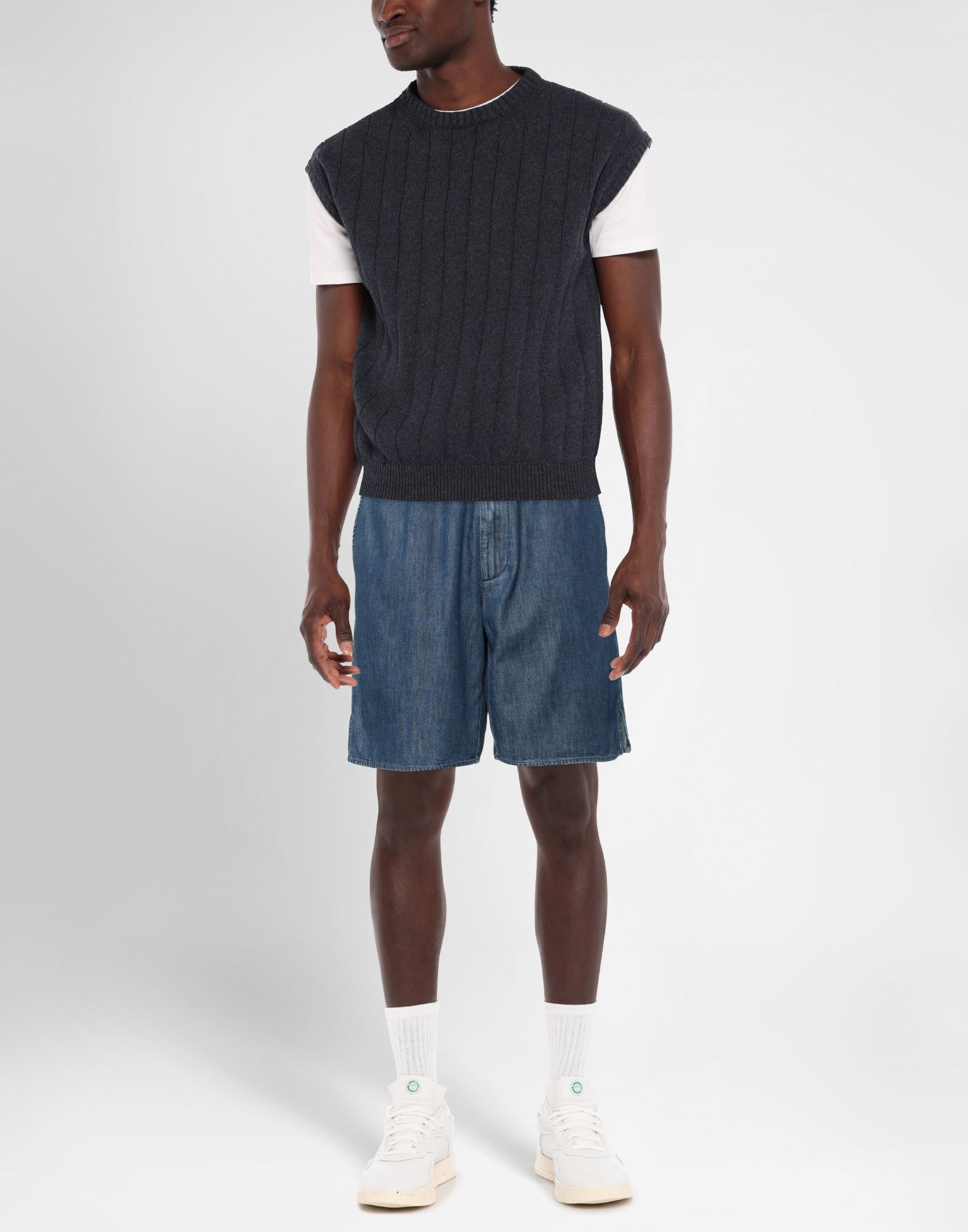  Valentino Garavani - Hosen & Röcke - Jeansshorts - On Yoox.com 