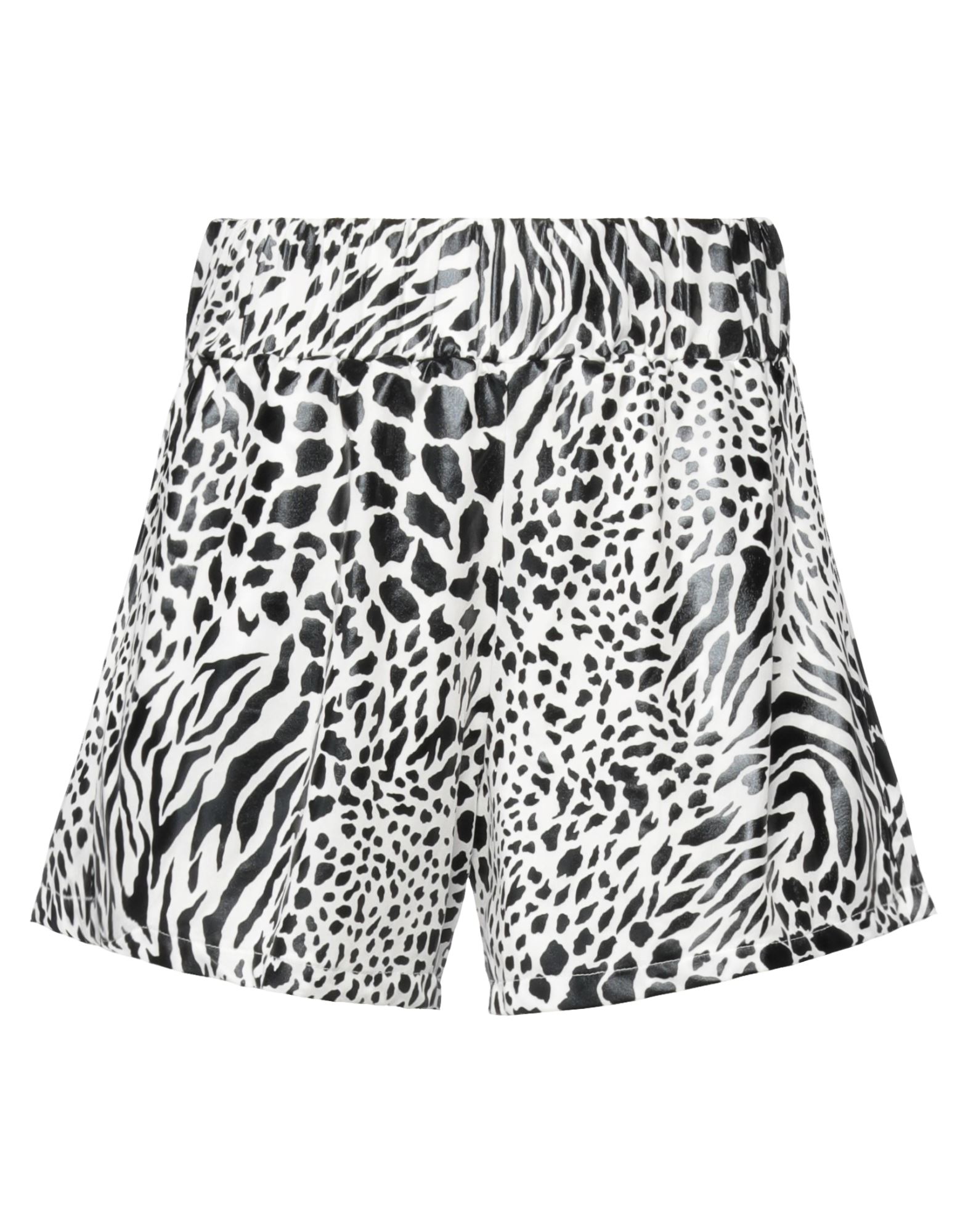 Le Volière Woman Shorts & Bermuda Shorts White Size M Polyester