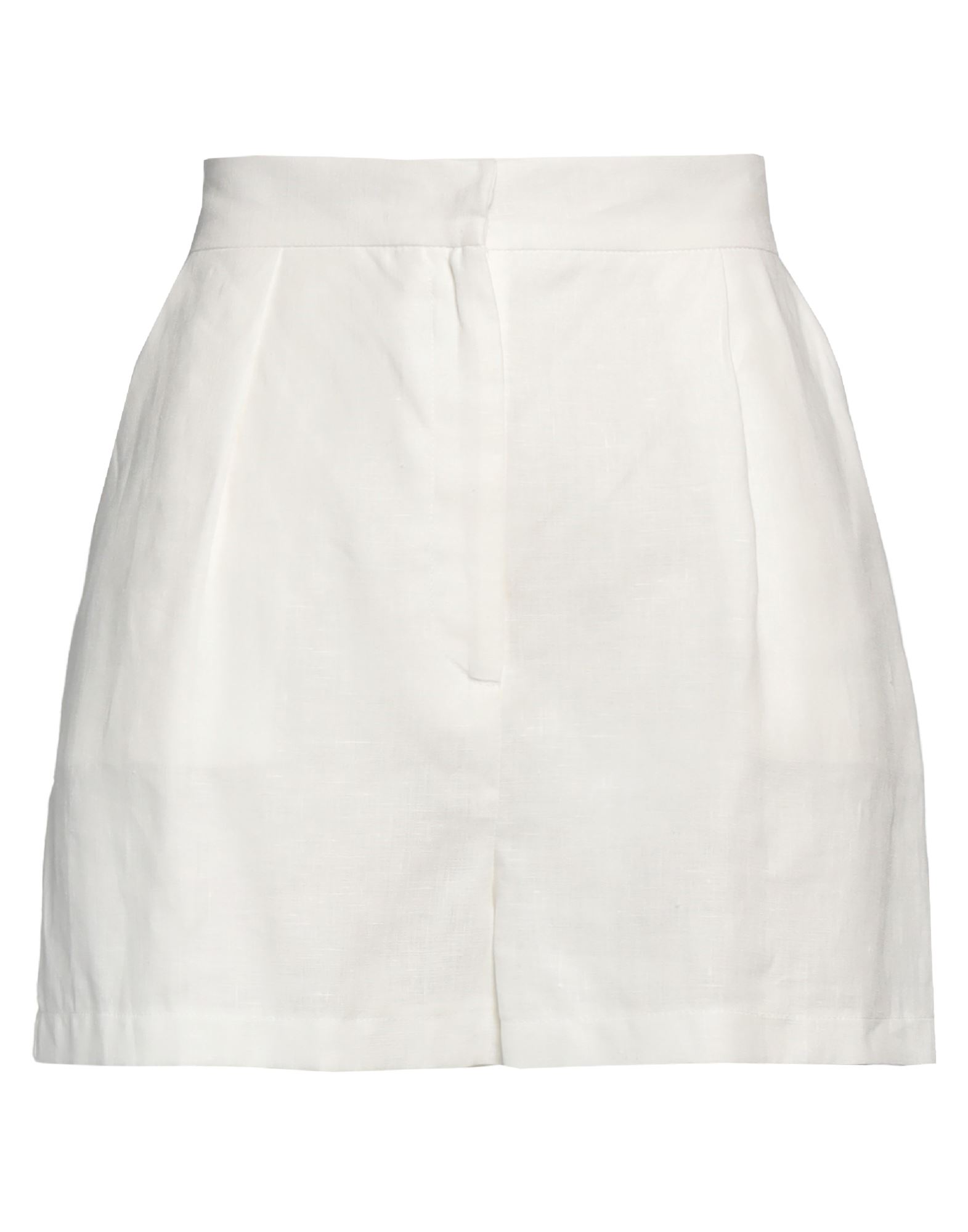 Actualee Woman Shorts & Bermuda Shorts White Size 6 Linen