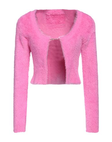 Jacquemus Gold Toned Logo Charm Cropped Cardigan In Pink