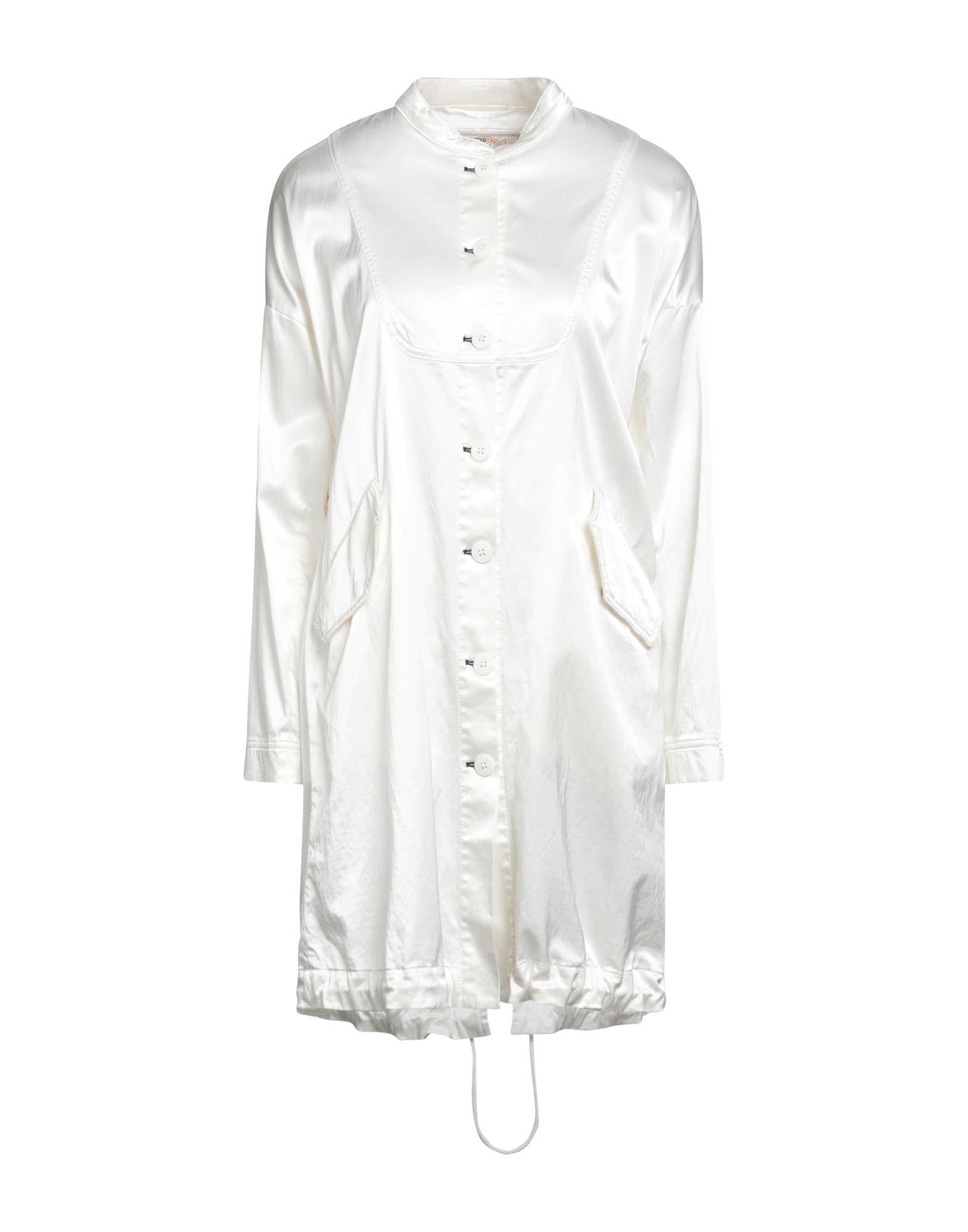 Vintage De Luxe Overcoats In White