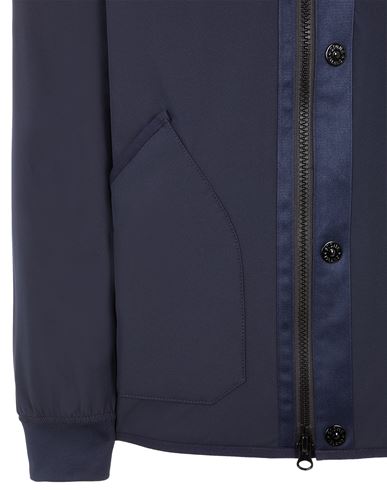 STONE ISLAND 40527 SOFT SHELL-R_E.DYE® TECHNOLOGY WITH PRIMALOFT® P.U.R.E™  INSULATION TECHNOLOGY. Rrp £ 715 SOFT SHELL-R_e.dye® TECHNOLOGY WITH  PRIMALOFT® P.U.R.E™ INSULATION TECHNOLOGY: Hooded blouson in a 3-ply Hoode