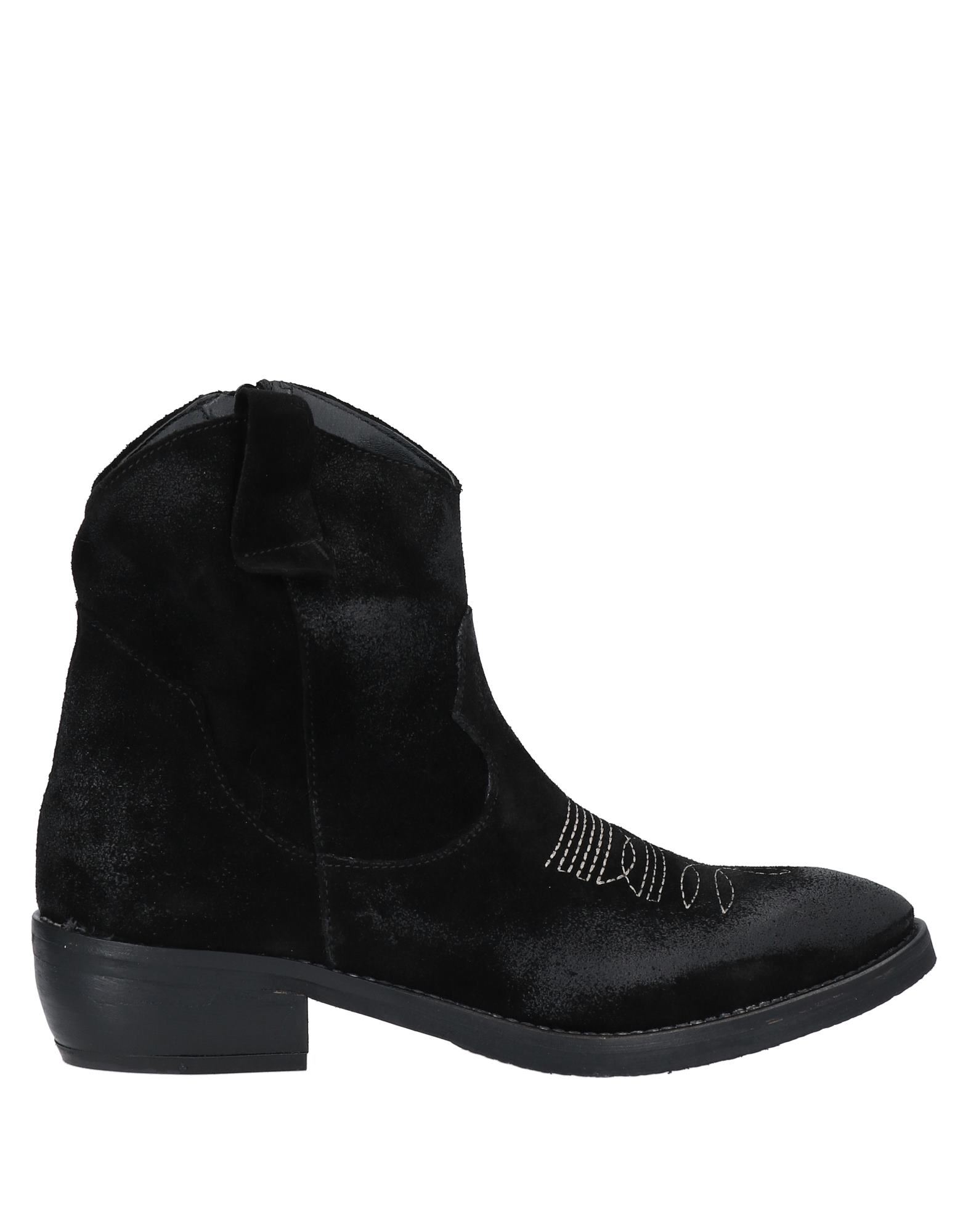 Divine Follie Ankle Boots In Black