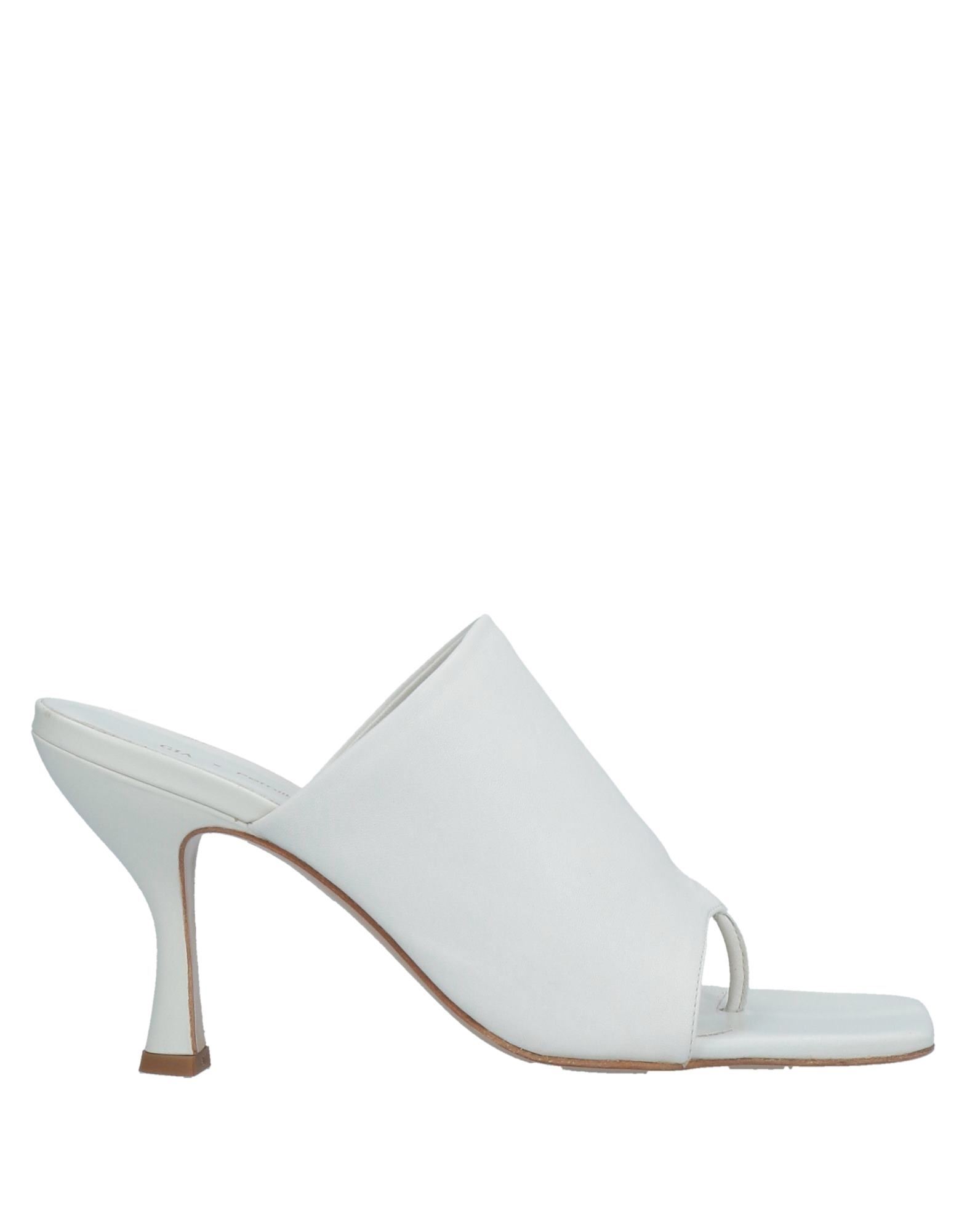 Gia Couture Toe Strap Sandals In White