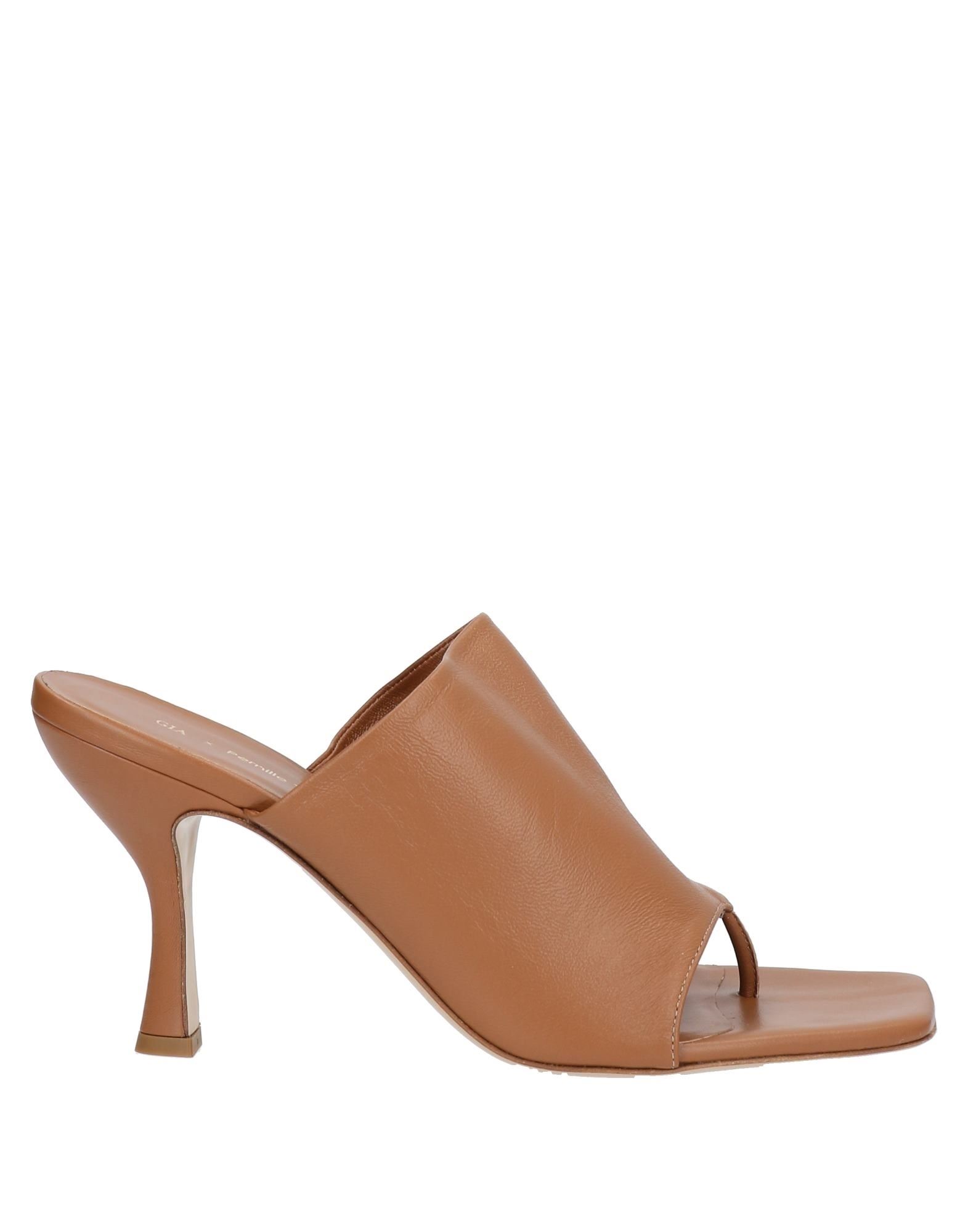 Gia Couture Toe Strap Sandals In Brown